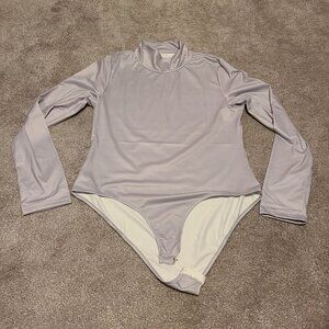🥵 NWOT Stretchy Light grey body suit